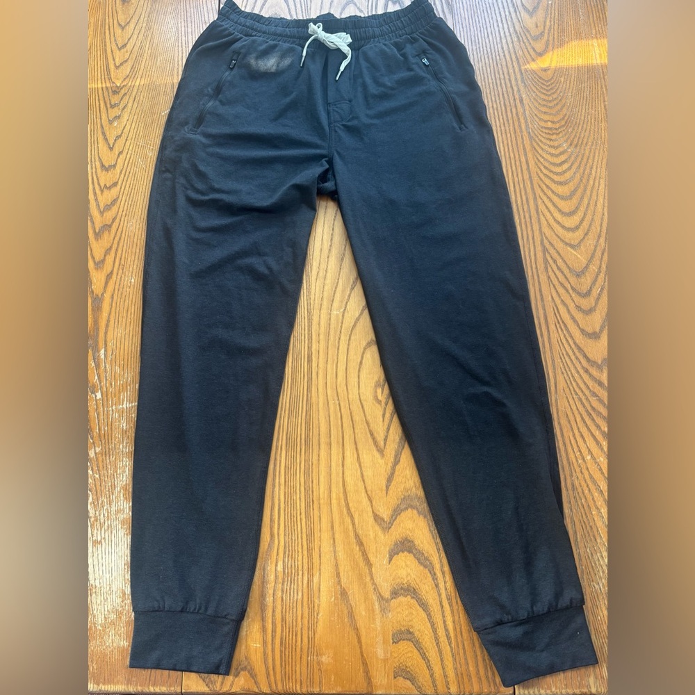 Men’s Vuori Pronto Joggers sz Medium